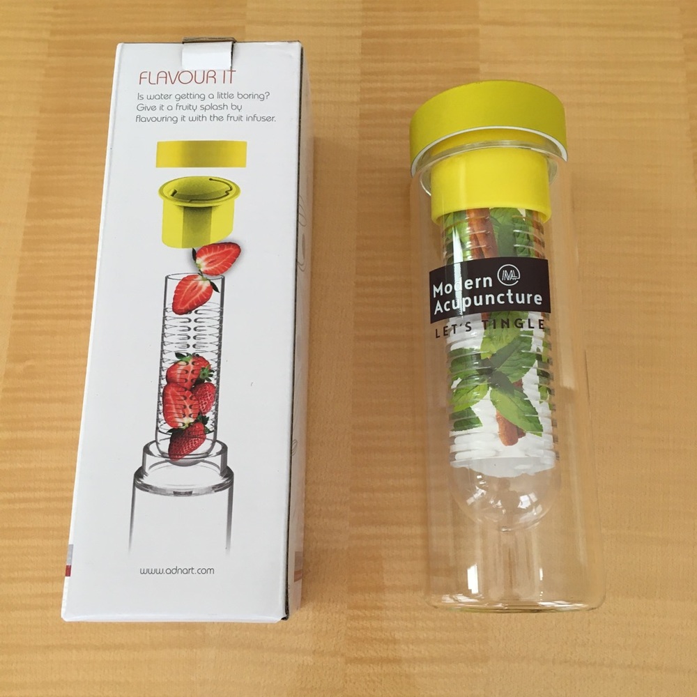 MODERN ACUPUNCTURE Glassware bottle w/ infuser